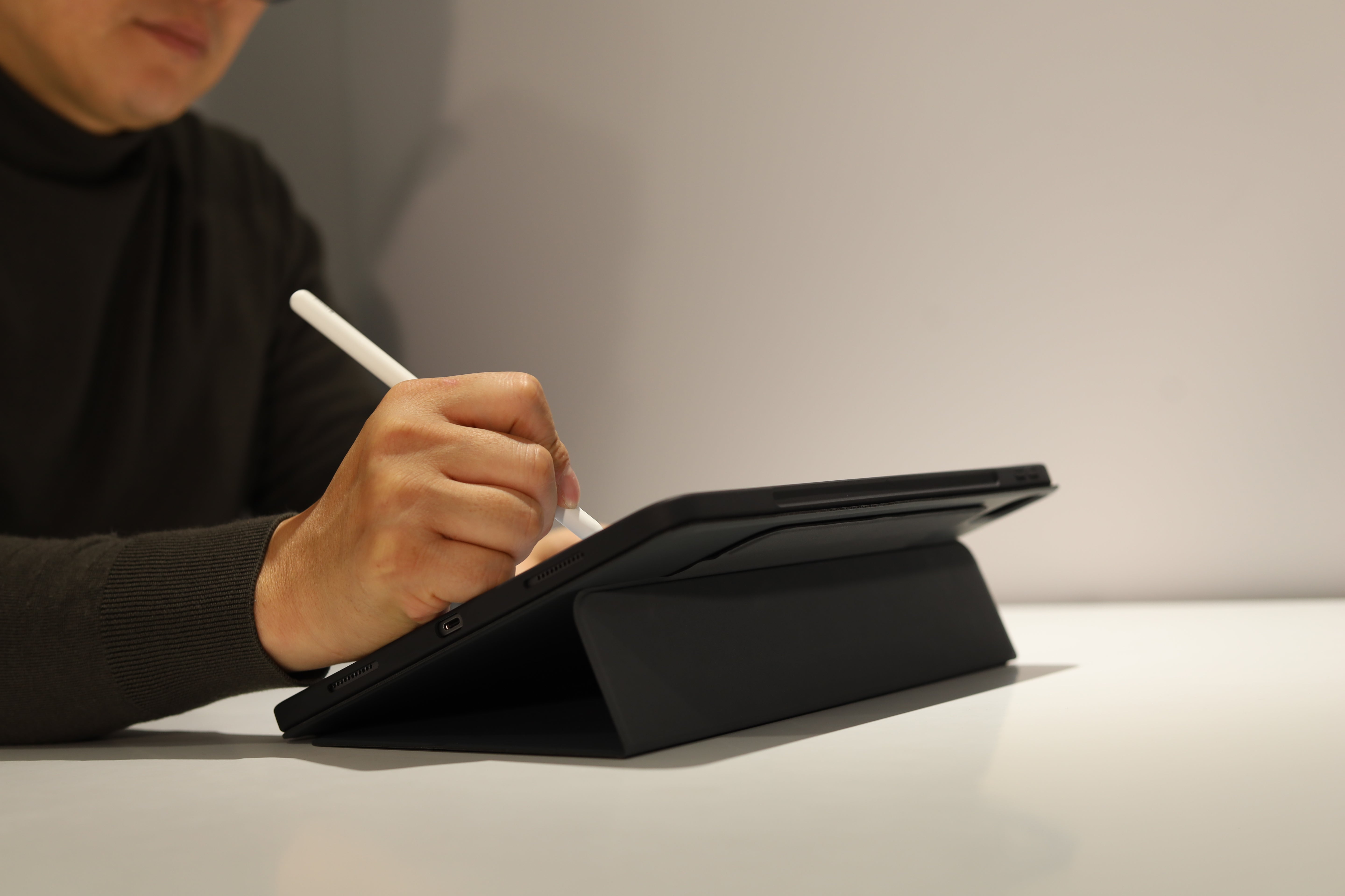 FreeAngle Flex – Adjustable Stand & Protective Bumper Case for iPad